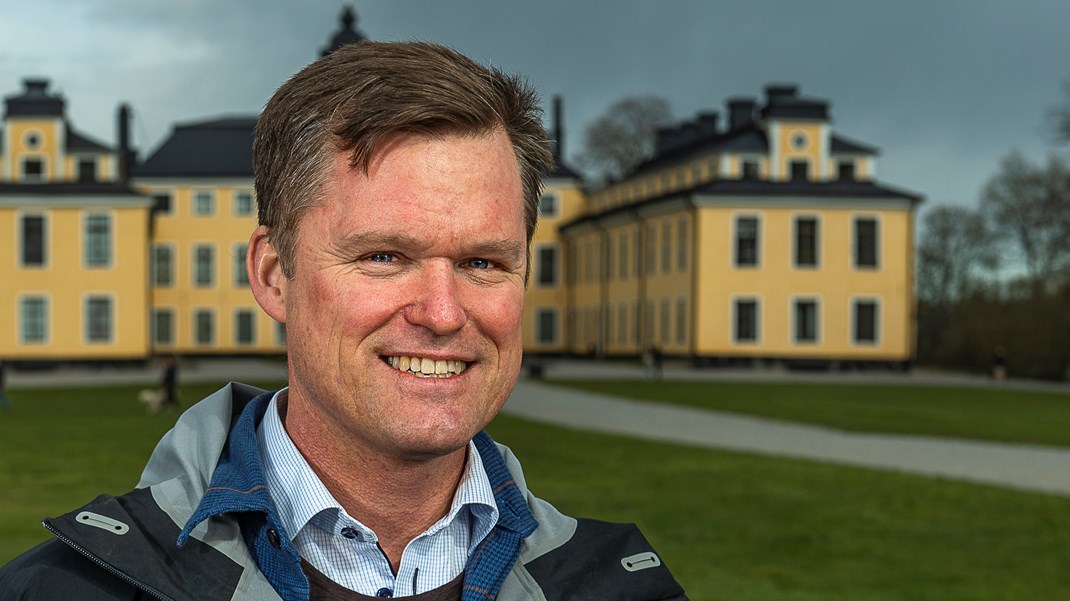 Gustaf Lind är född 1970 och bosatt i Solna kommun.