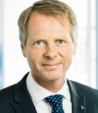 Christer Nylander (L).