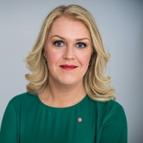 Lena Hallengren.