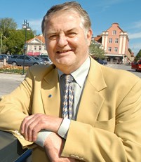 Elver Jonsson som kommunalråd 2004.